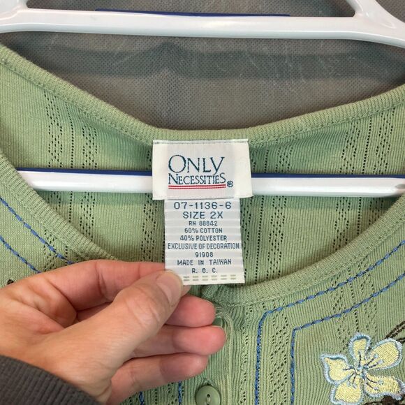 Only Necessities Women's Top 2X Green Embroidered Floral Short Sleeve Outdoor - Picture 4 of 7